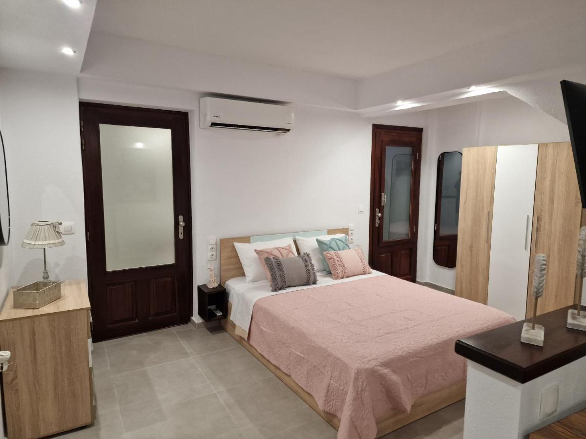 Ferienwohnung Το Στενάκι Skiathos-Stadt Exterior foto
