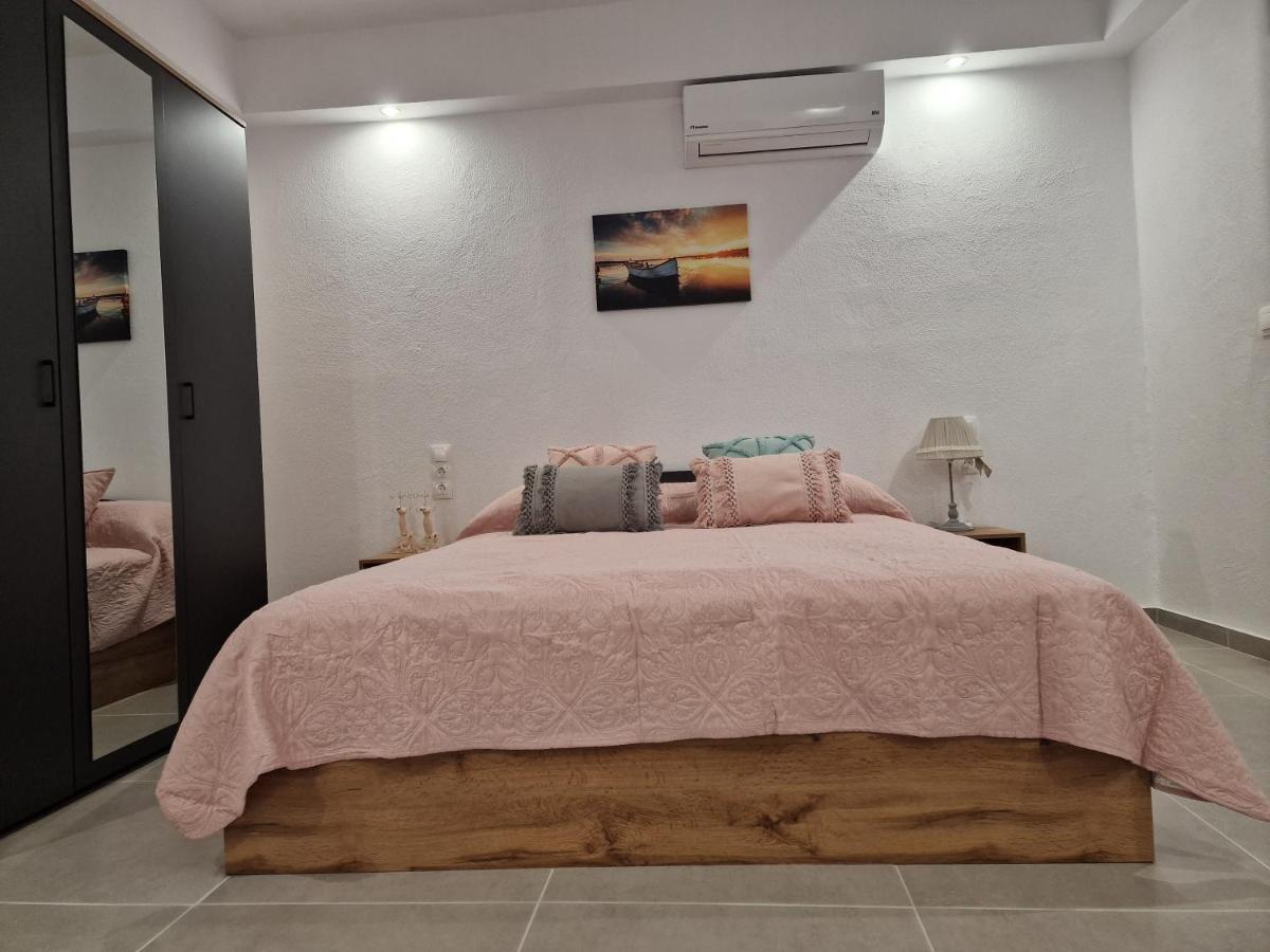 Ferienwohnung Το Στενάκι Skiathos-Stadt Exterior foto