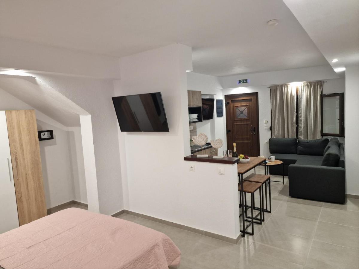 Ferienwohnung Το Στενάκι Skiathos-Stadt Exterior foto