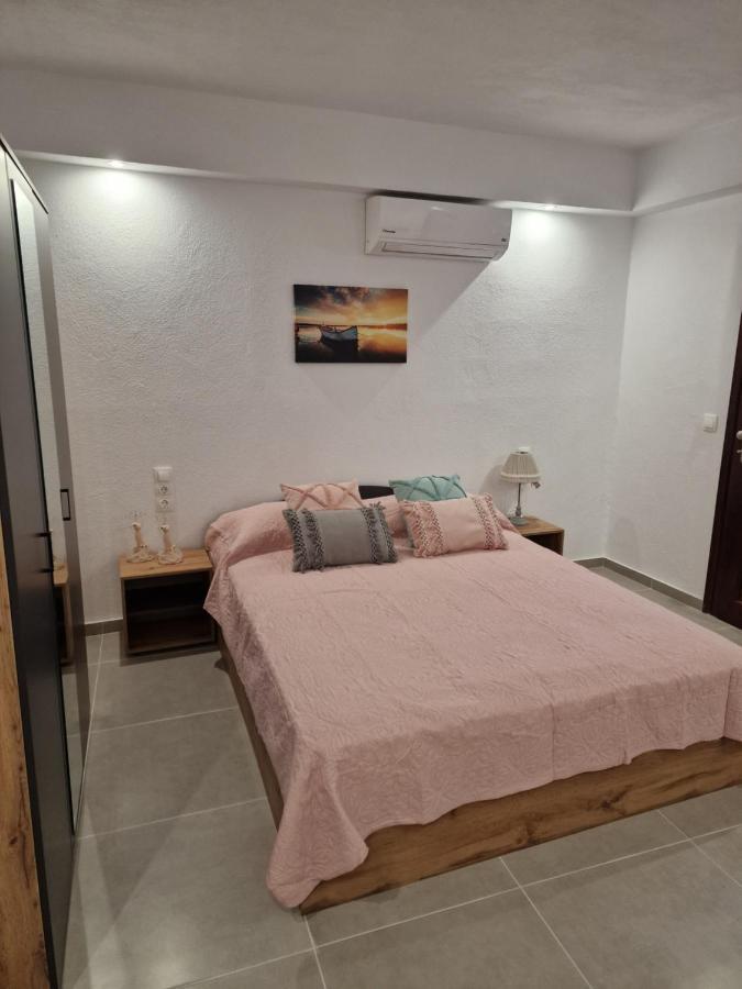 Ferienwohnung Το Στενάκι Skiathos-Stadt Exterior foto